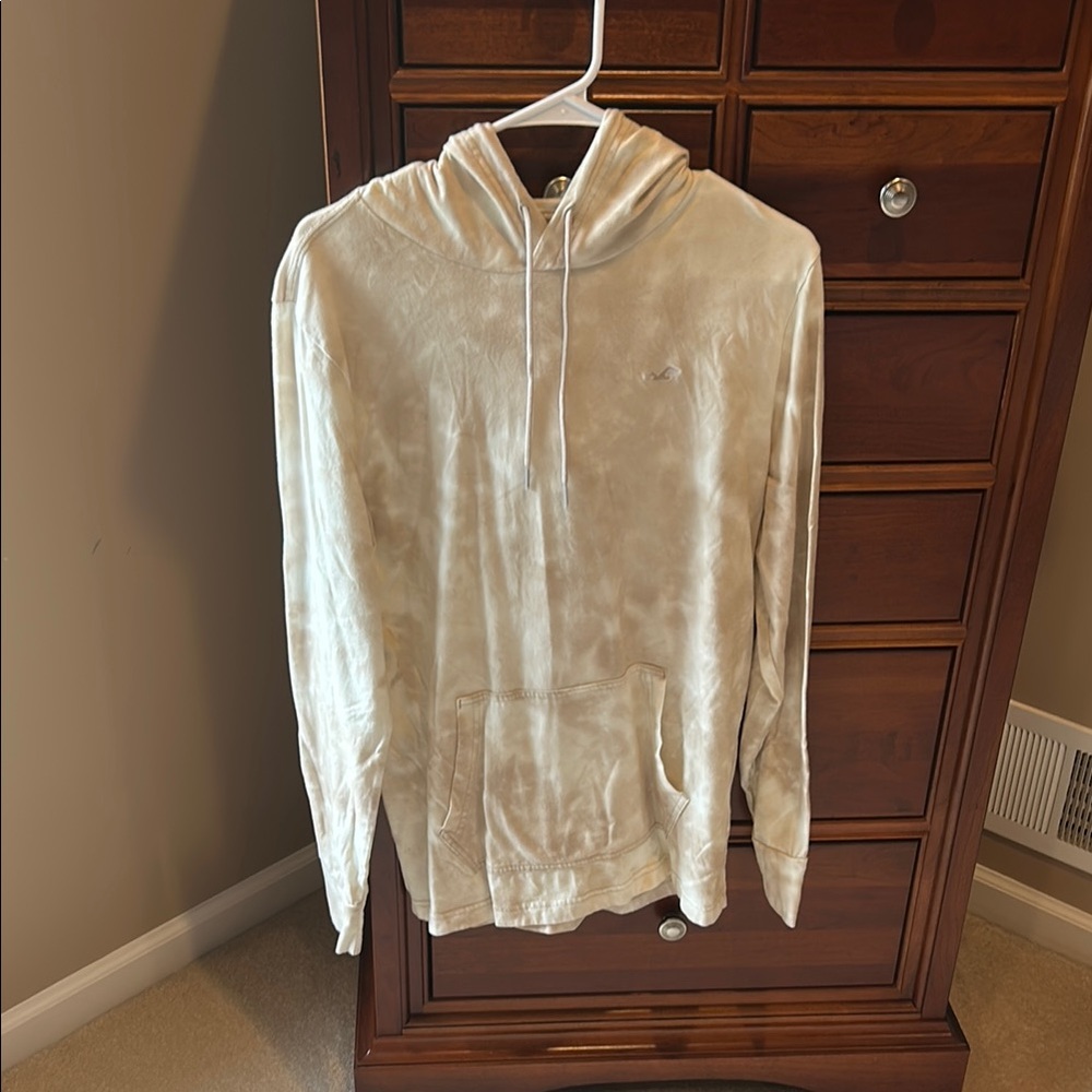 Hollister Cream/beige Pullover Hooded shirt, tiedye, only worn once on vacation